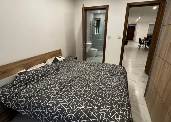 3 Bedroom Maisonette Next To Pacaville *